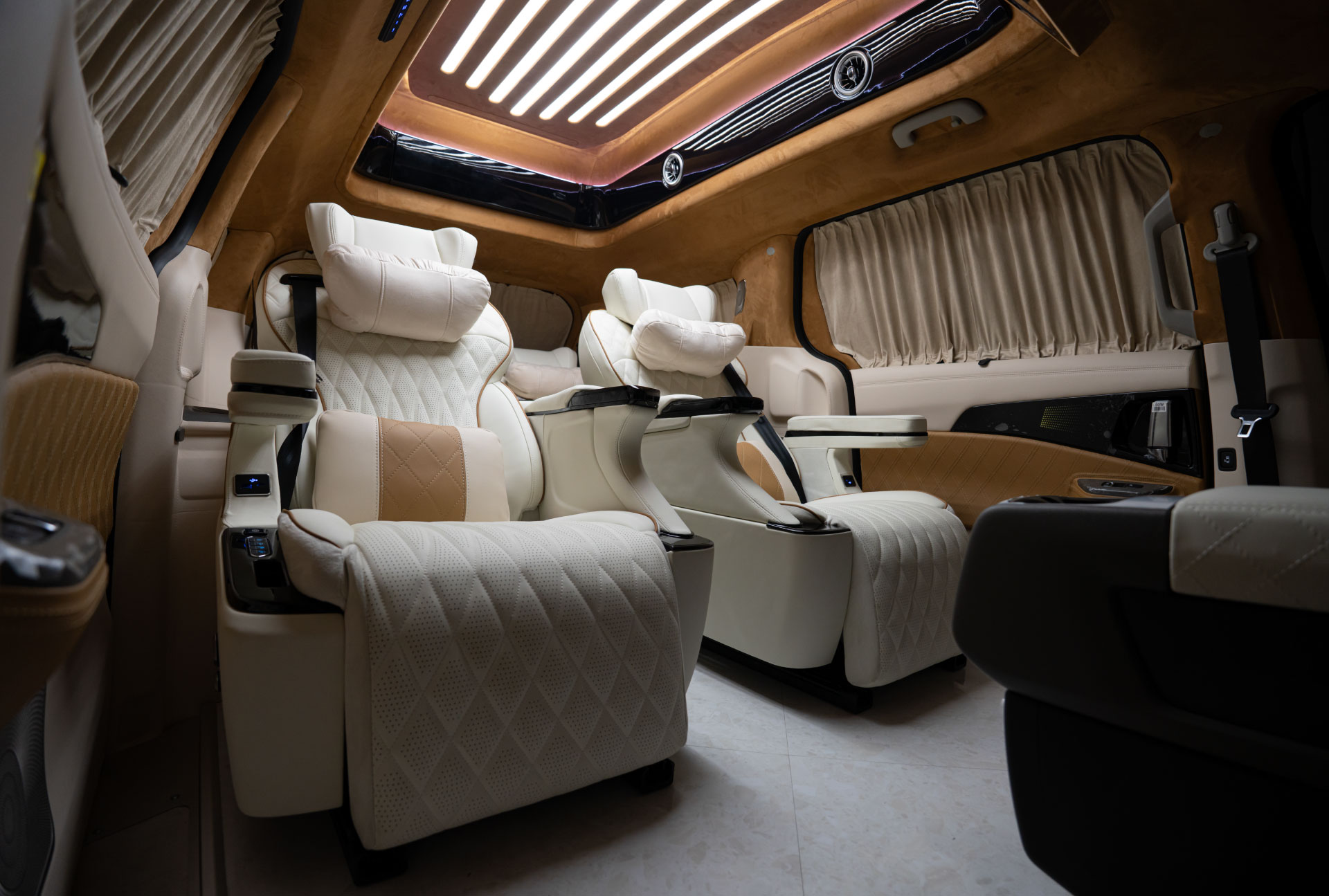 CN카니발 하이리무진