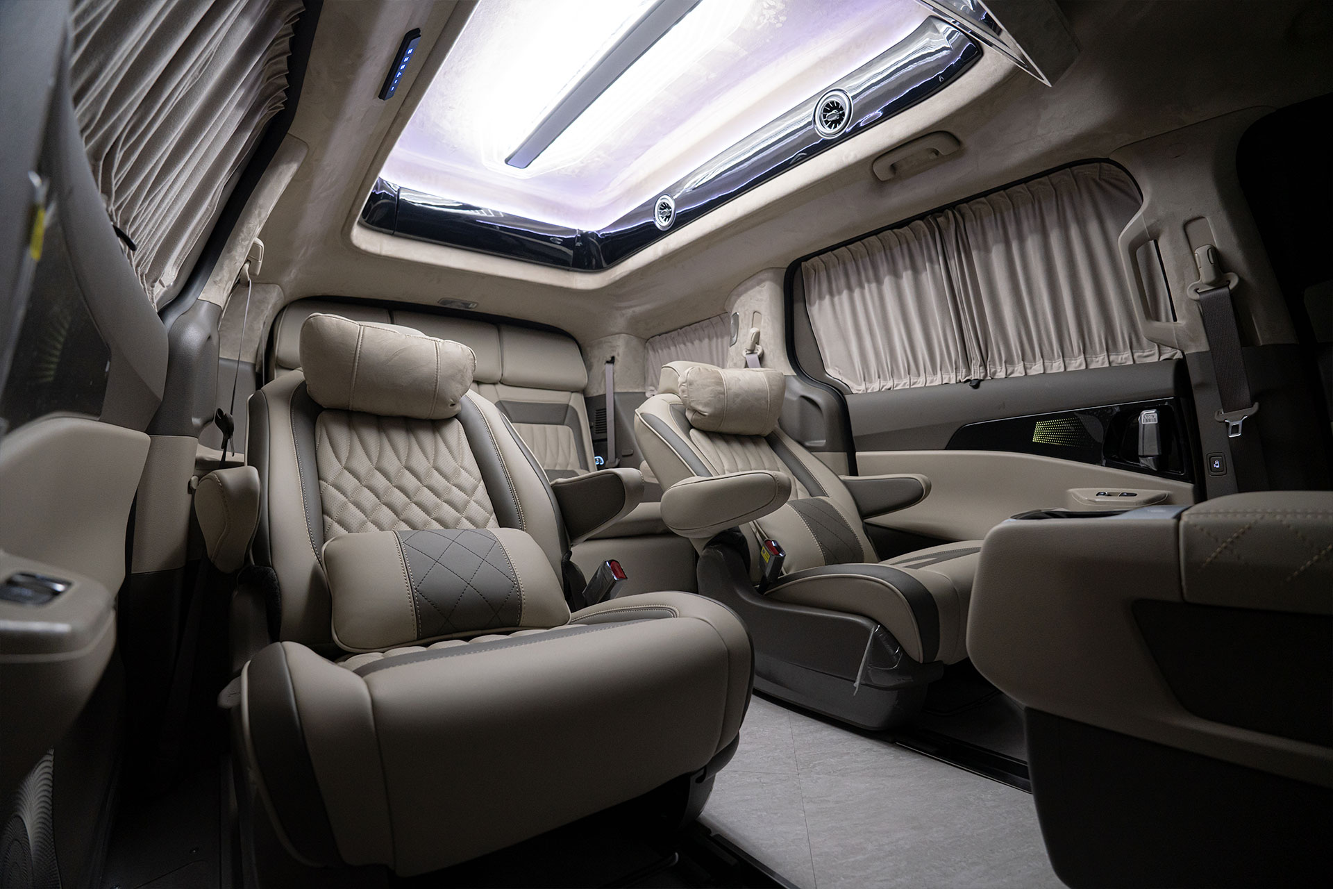 CN카니발 하이리무진